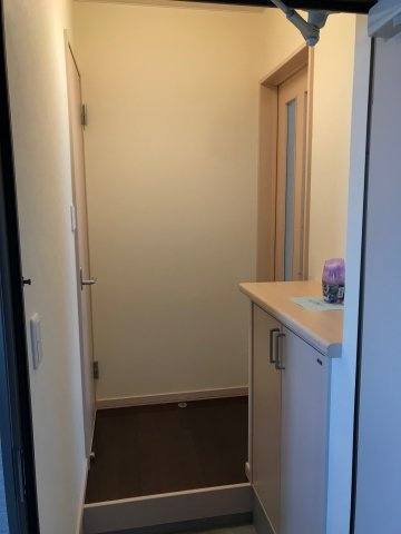 【ガーデンコート森の幹の玄関】