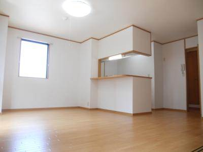 トゥー・ル・モンド京都五条の居間