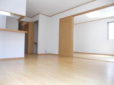 トゥー・ル・モンド京都五条の居間