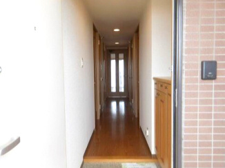 【ライオンズマンション千葉グランドタワーの玄関】