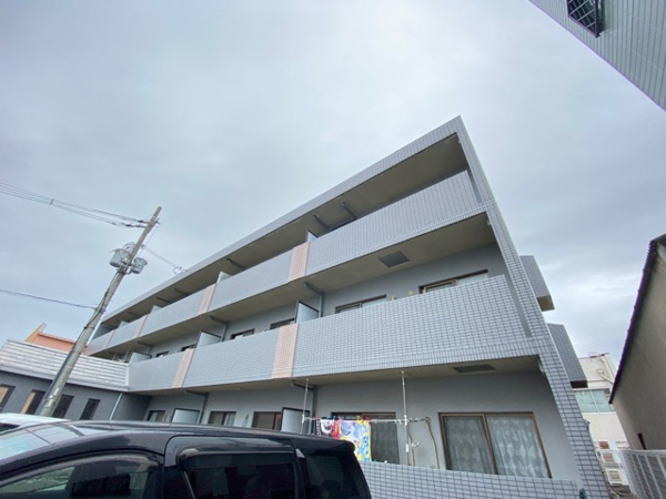 アヤゾノセブンの外観