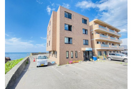 クレスト海岸通りの外観