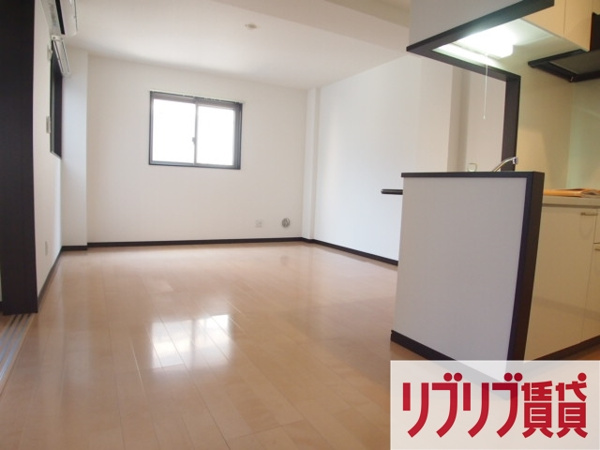 Riria本千葉弐番館の居間