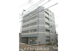 外新町中駒ビルの外観