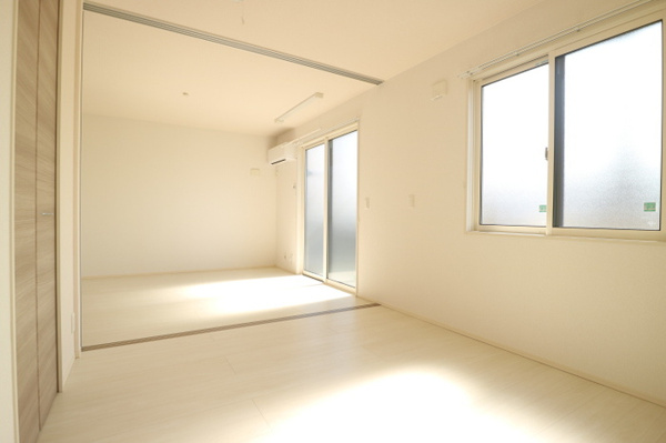 【メゾン・マグノリアの洋室】