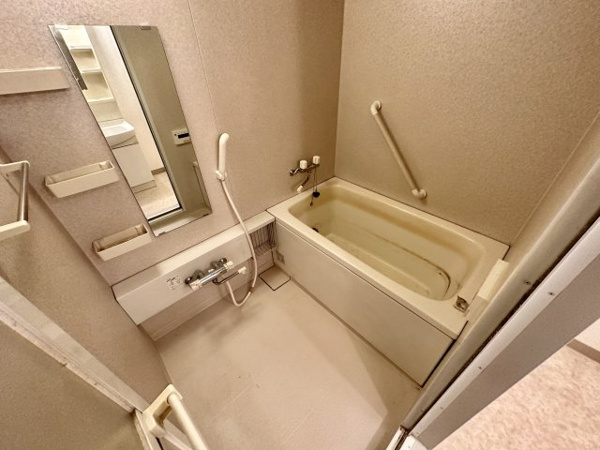 ロイヤルハイツ藤井寺の浴室