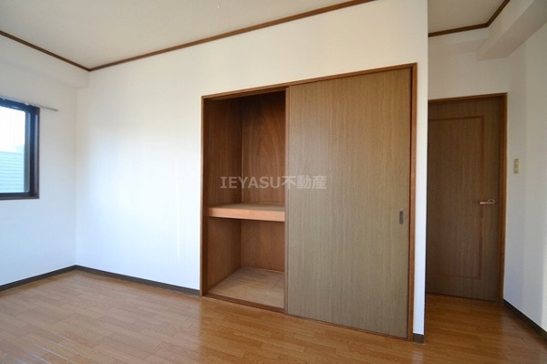 【スカイシティ９番館の収納】