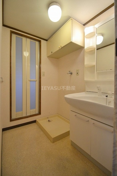 【スカイシティ９番館の洗面所】