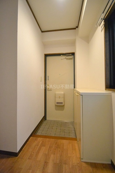 【スカイシティ９番館の玄関】