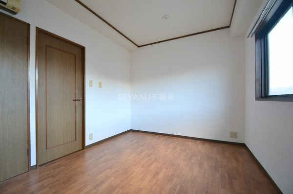 【スカイシティ９番館の寝室】