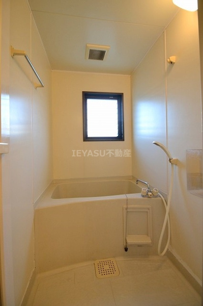 【スカイシティ９番館の浴室】