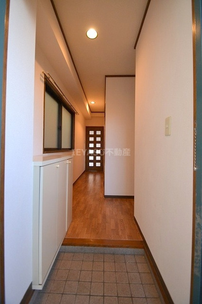 【スカイシティ９番館の玄関】