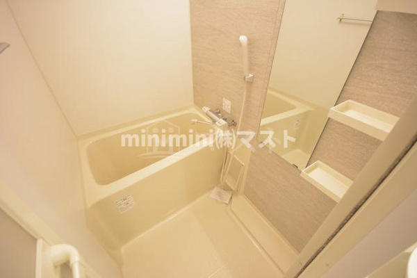 S-RESIDENCE難波Brillerの浴室