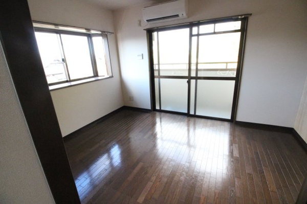 プラザダイエー草津の居間