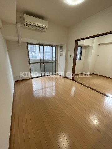 【ティーズガーデンの居間】