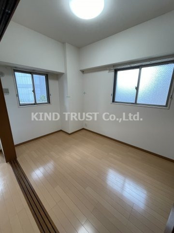 【ティーズガーデンの居間】