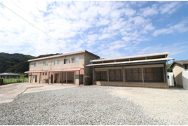 母原倉庫付事務所の外観