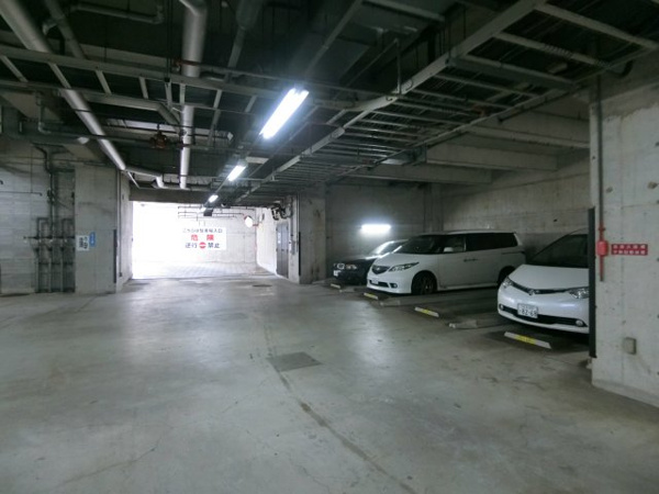 コスモあべの坂ガーデンズの駐車場