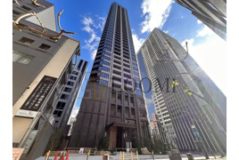 ブランズタワー大阪本町の外観