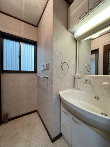 【泥亀1丁目貸家の洗面所】