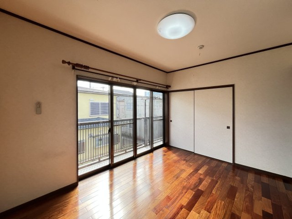 【泥亀1丁目貸家の寝室】