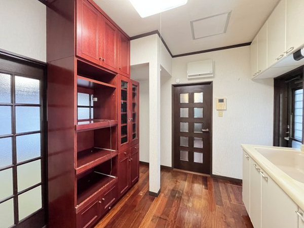 【泥亀1丁目貸家の内装】