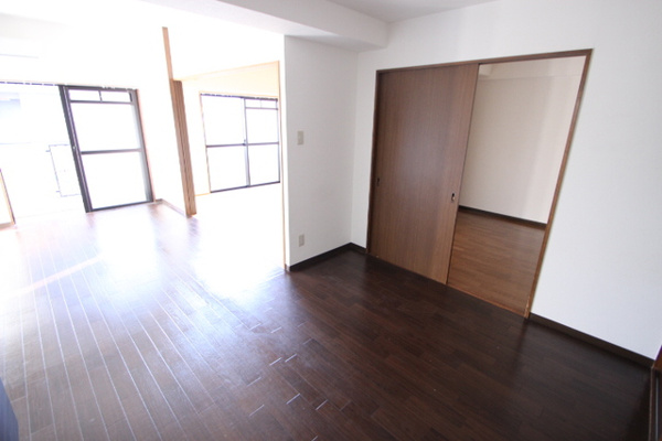 【シャルマン財官Ⅰの居間】