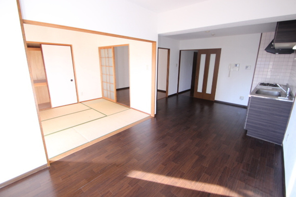 【シャルマン財官Ⅰの居間】