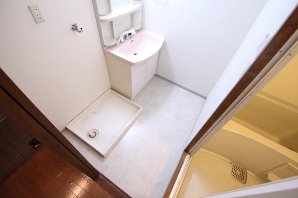 【シャルマン財官Ⅰの洗面所】