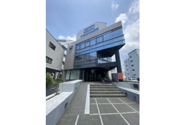 江坂DAプラザビルの外観