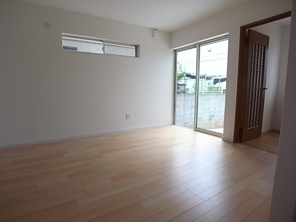 【揖保郡太子町東出の戸建ての居間】