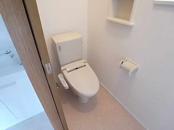 【揖保郡太子町東出の戸建てのトイレ】
