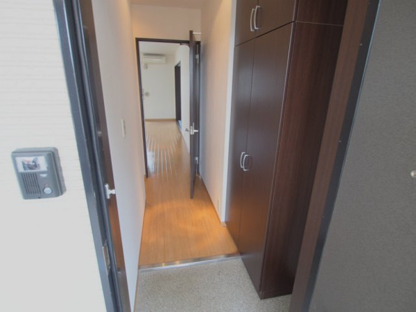 【フォブール川内の玄関】