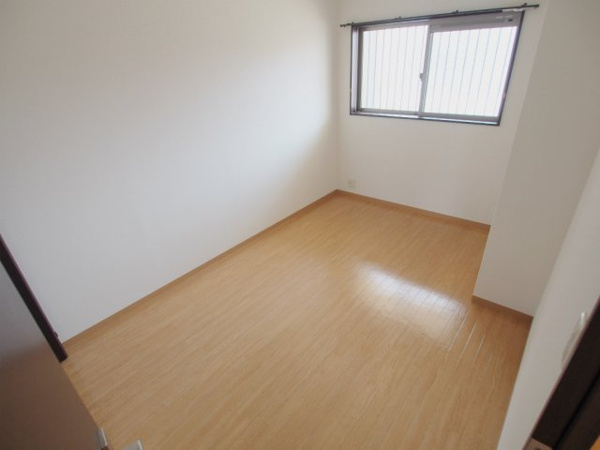 【フォブール川内の寝室】