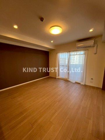 ノーブル南森町Ⅱ番館の居間