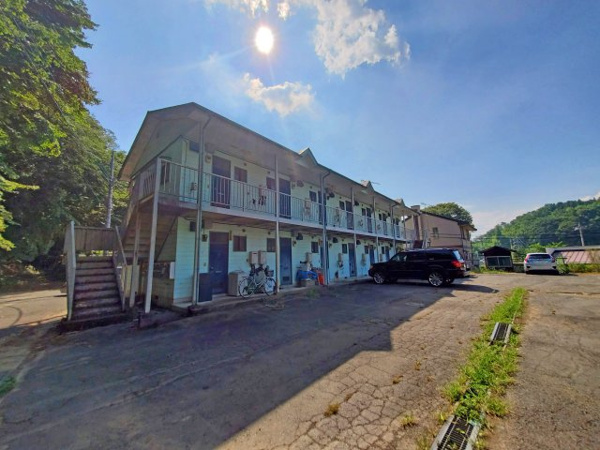 【リバーサイドハイツの外観】