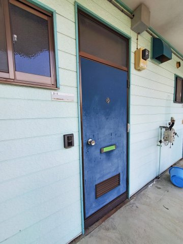 【リバーサイドハイツの玄関】