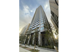 プレミストタワー靭本町　明治小学校区の外観