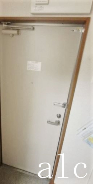 フェリスサージュの玄関