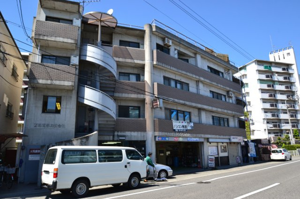 万和ビルの画像