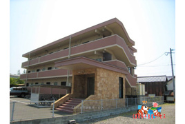 コンフォール柿の木の外観