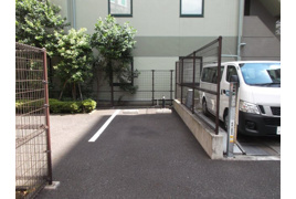 0117の駐車場