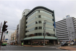 秋田スクエアビルの外観