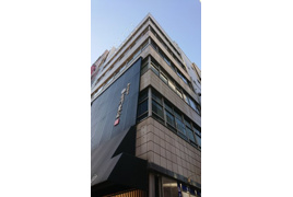山上ビルの外観
