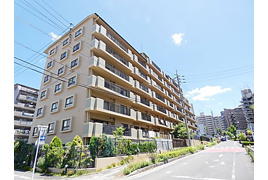 ロイヤルコンフォート日進の外観