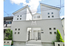 カサ・ミラの外観