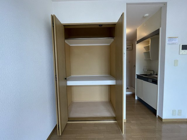 中山手ガーデンパレスB棟の収納