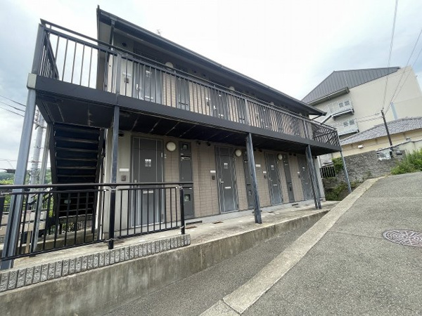 中山手ガーデンパレスB棟の外観