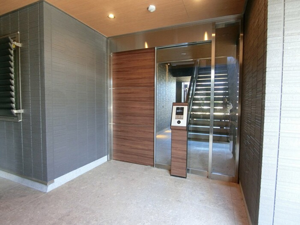 【リベラのエントランス】