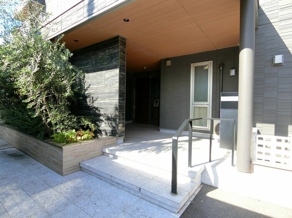 【リベラのエントランス】